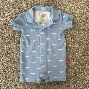 Magnetic Me blue airplane polo romper, size6-9mo, EUC